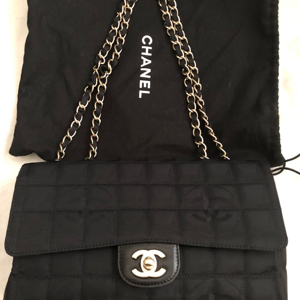 Authentic Chanel shoulder bag